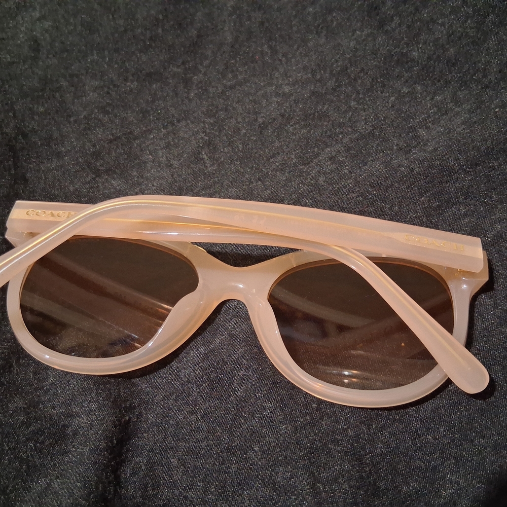 Round Nude Women’s Sunglasses with Gold Chain Accent - Picture 3 of 7